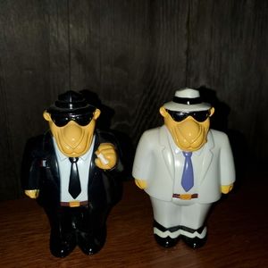 Camel  Salt pepper shakers